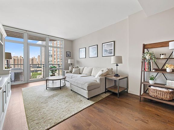 3rd image of 555 W 59th St APT 21H