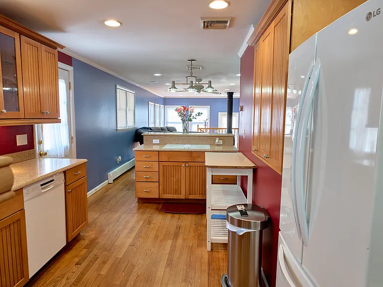 30 San Pedro Ave — Photo 18