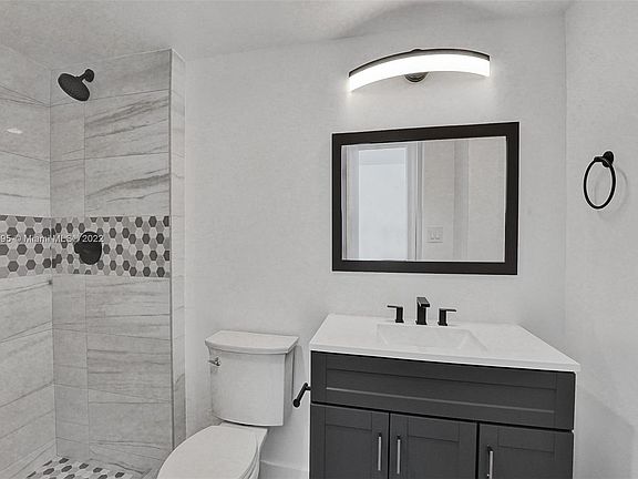 TOP FLOOR OVERLOOKING THE POOL.....CORNER UNIT!  WHAT COULD BE BETTER?!!!!