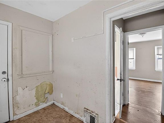 5th image of 4653 Benton Blvd