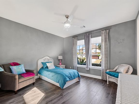 4th image of 51 Scepter Rdg