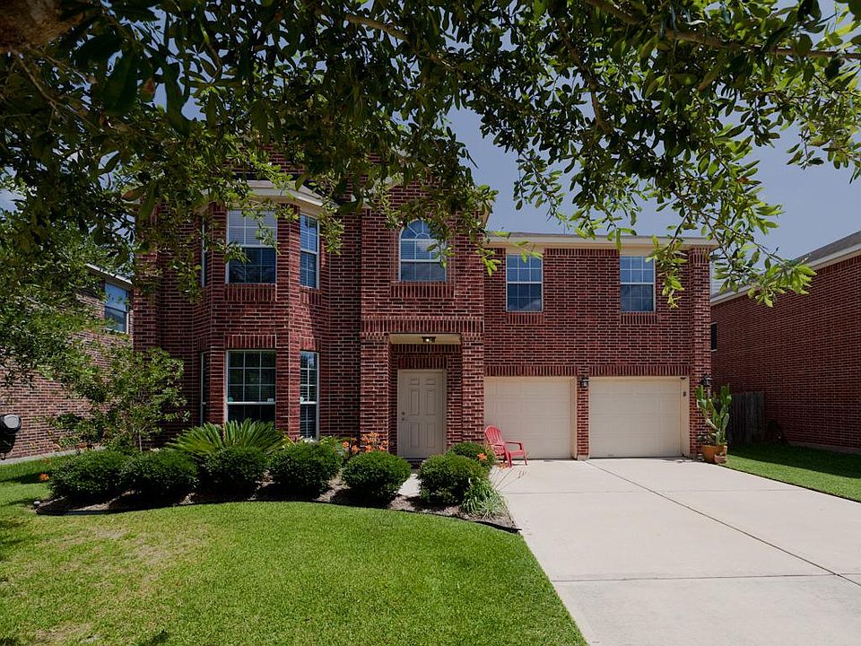 Welcome to 3023 Rancher Hollow in the wonderful Southfork Community!