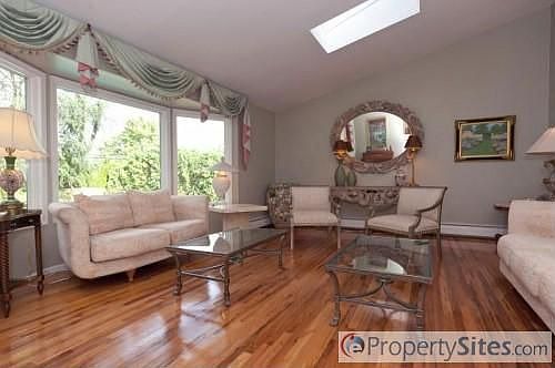 5th image of 17 Colgate Ln