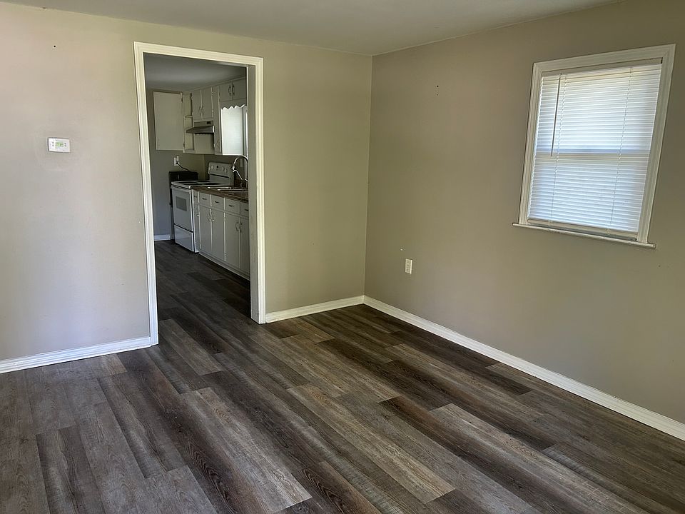 1st image of 3247 Clover Dr