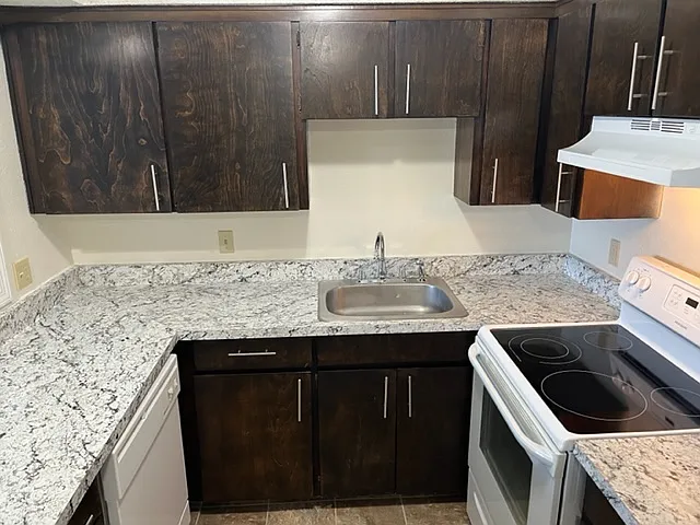 Tiblow Village Apartments — Photo 32