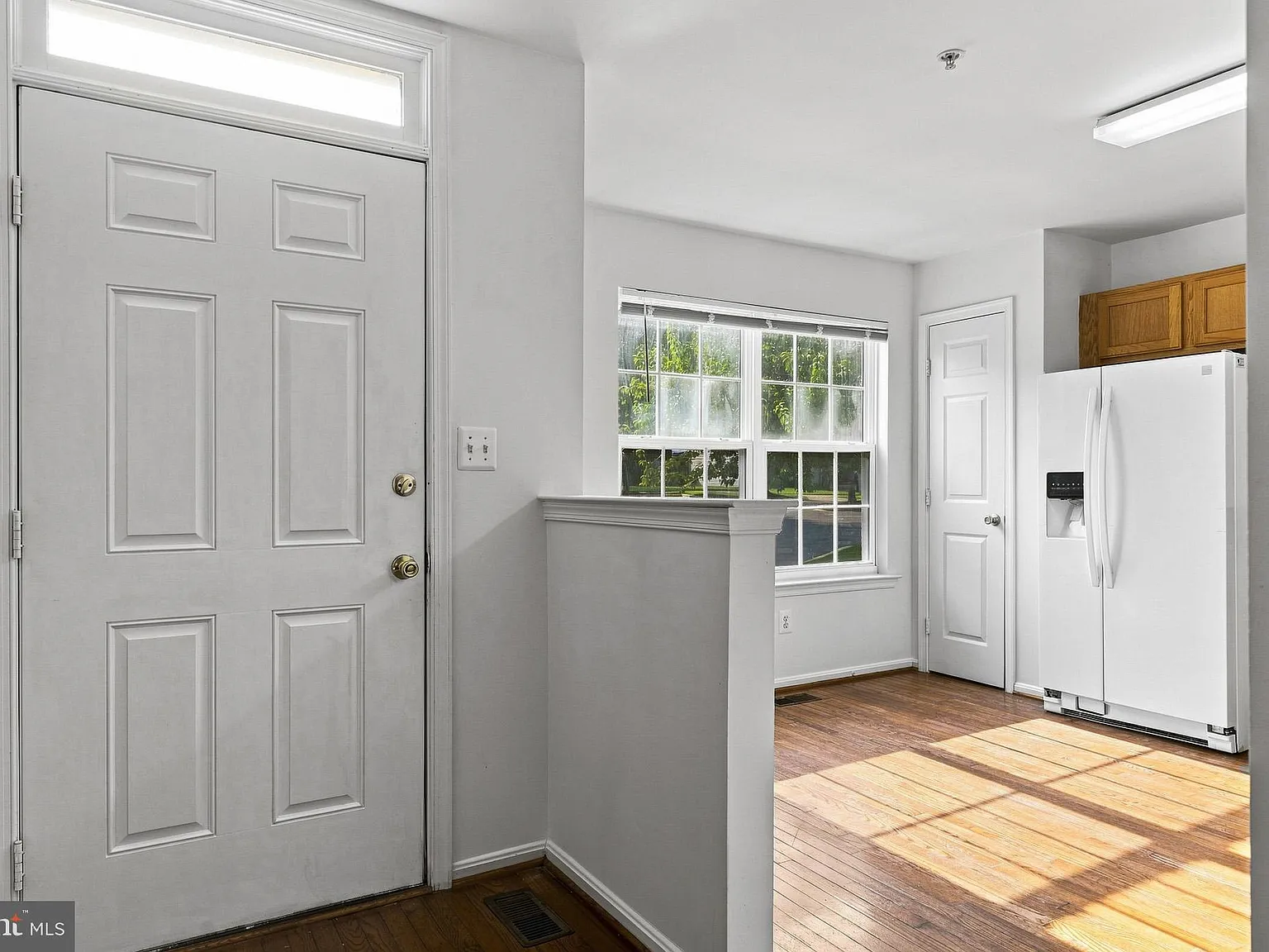 3 bed, 3.5 bath, 2114 sqft, $2,500 — Photo 4