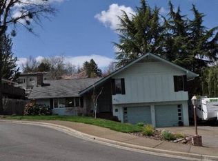 471 S Wexford Cir, Medford, OR