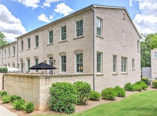 501 Woodhollow Dr, Roswell, GA 30075