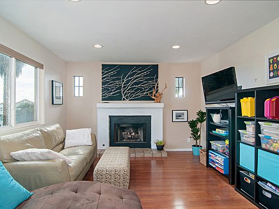 4th image of 2608 Broadway APT 8
