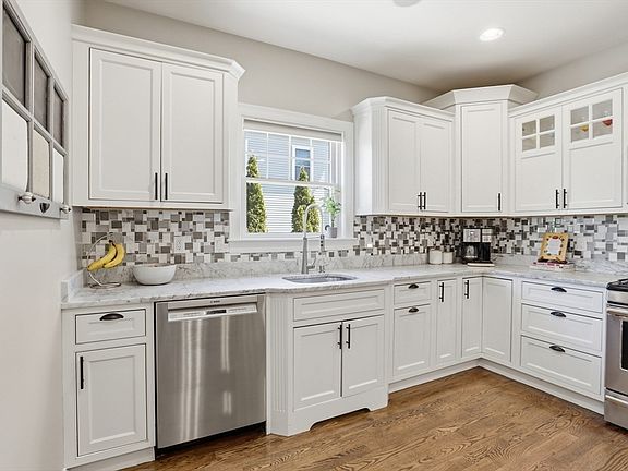 5th image of 38 Salem St #38