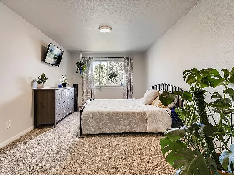 2nd floor master bed room