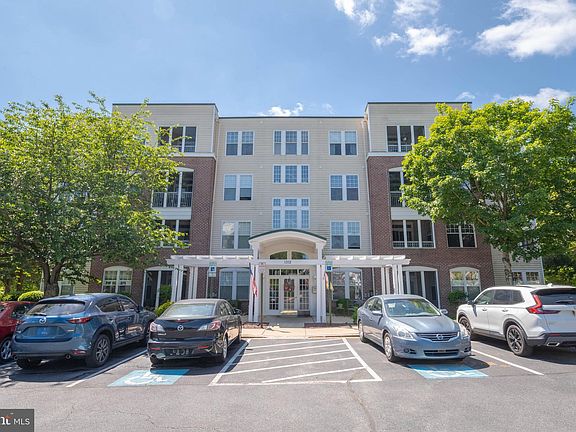3rd image of 1312 Scottsdale Dr Unit 250