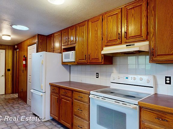 5th image of 4490 O'Brien Rd