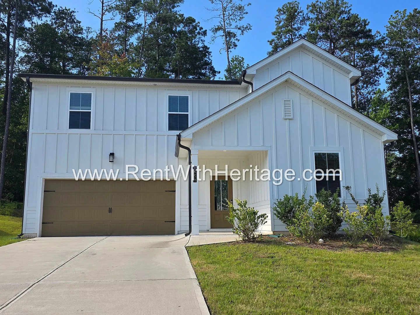 Gorgeous New Modern Home / 5bd/ 3/ba/ Upgrades Galore / Popular Ashley Falls Subdivision/ Great L... — Photo 3