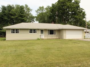 61 W Hononegah Rd, Rockton, IL 61072