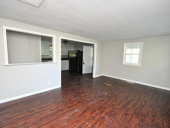 3rd image of 1510 Oak St
