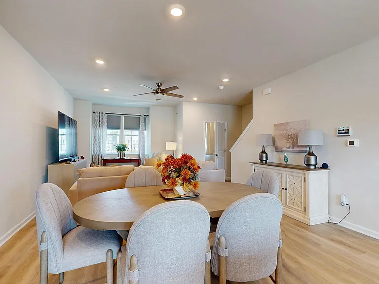 178 Bell Ct — Photo 13