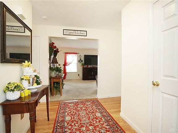 4th image of 293 Triple Crown Dr