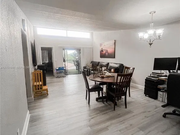 8733 Shadowwood Blvd #308, Coral Springs, FL 33071