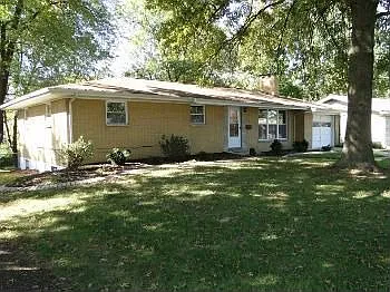 14 Huntington Dr photo 1