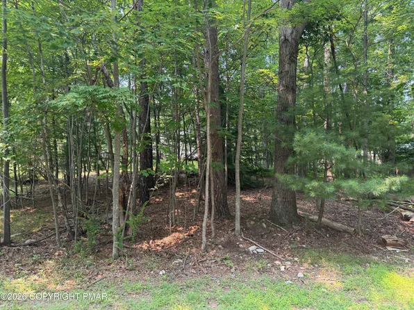 Twin Lake Dr #D, Kunkletown, PA 18058