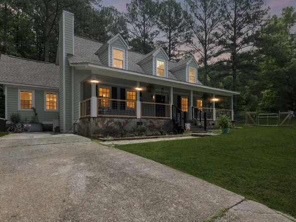 191 Hill St, Trion, GA 30753