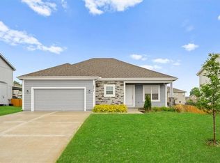 19617 W 197th St, Spring Hill, KS 66083