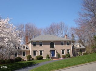 96 Putting Green Rd N, Trumbull, CT 06611