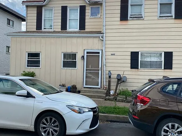 1002 Elizabeth St, Carnegie, PA 15106