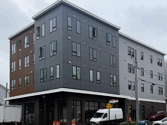 3rd image of 386 Atwells Ave #207