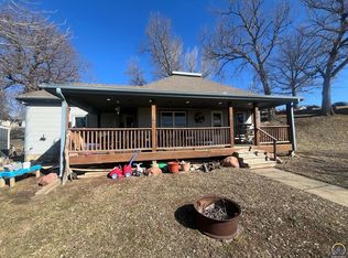 310 E Railway Ave, Onaga, KS 66521