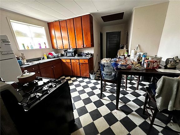 3rd image of 2114-2112 Hill St #2112