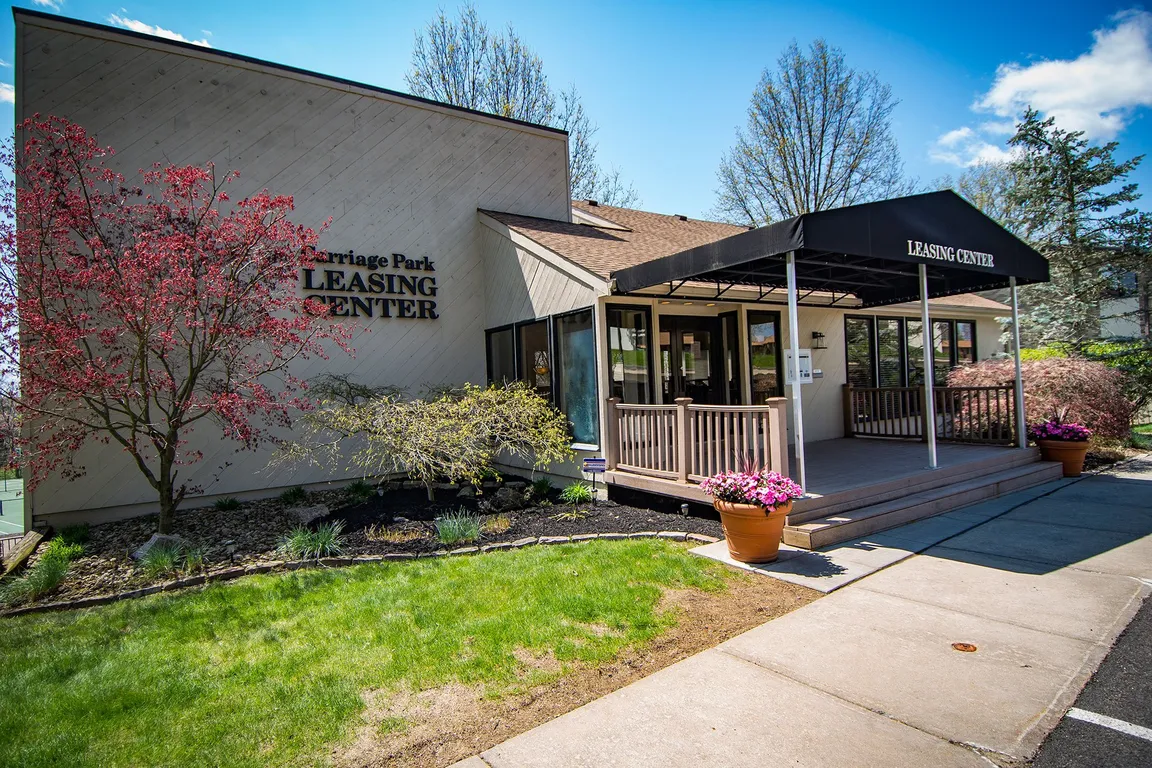 Carriage Park Apartments Leasing Office Close