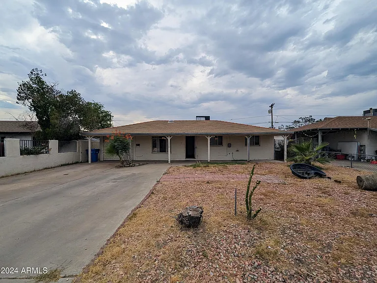 6036 N 31st Dr — Photo 1