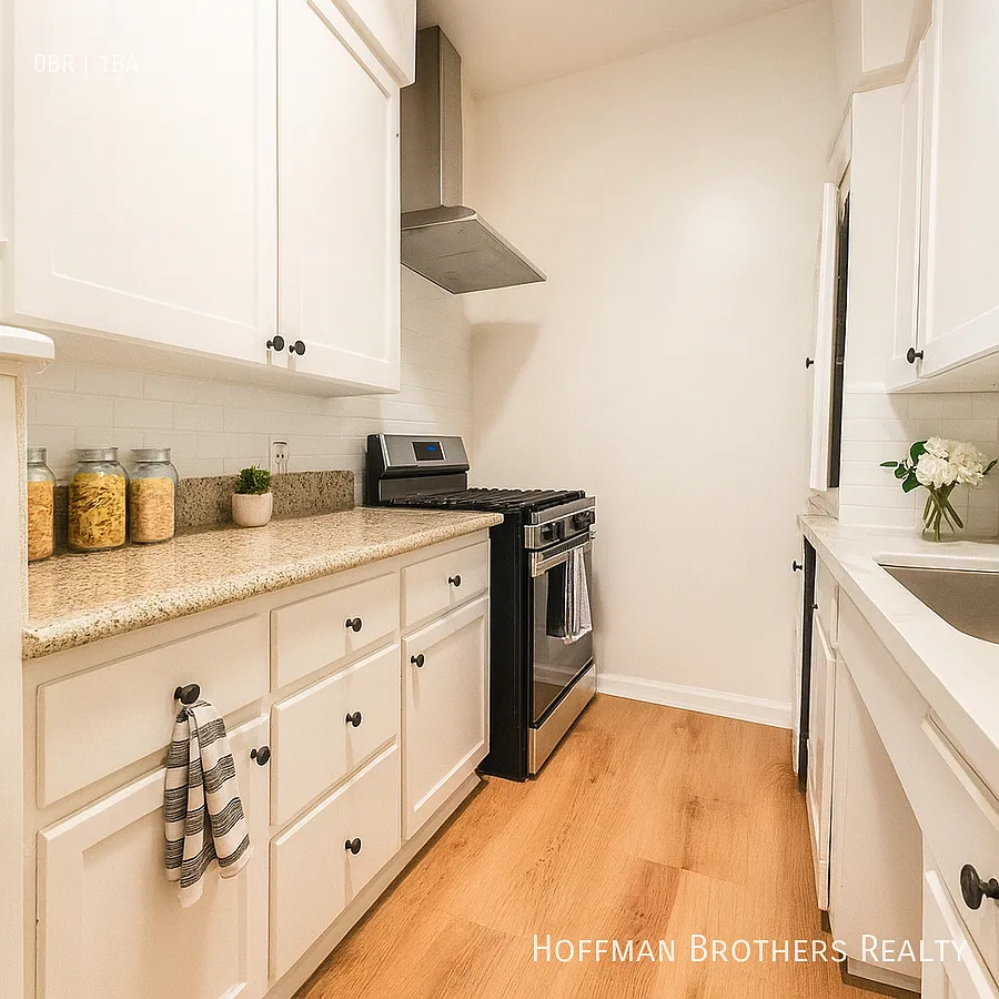 Building Photo - 4151 3rd Ave #318