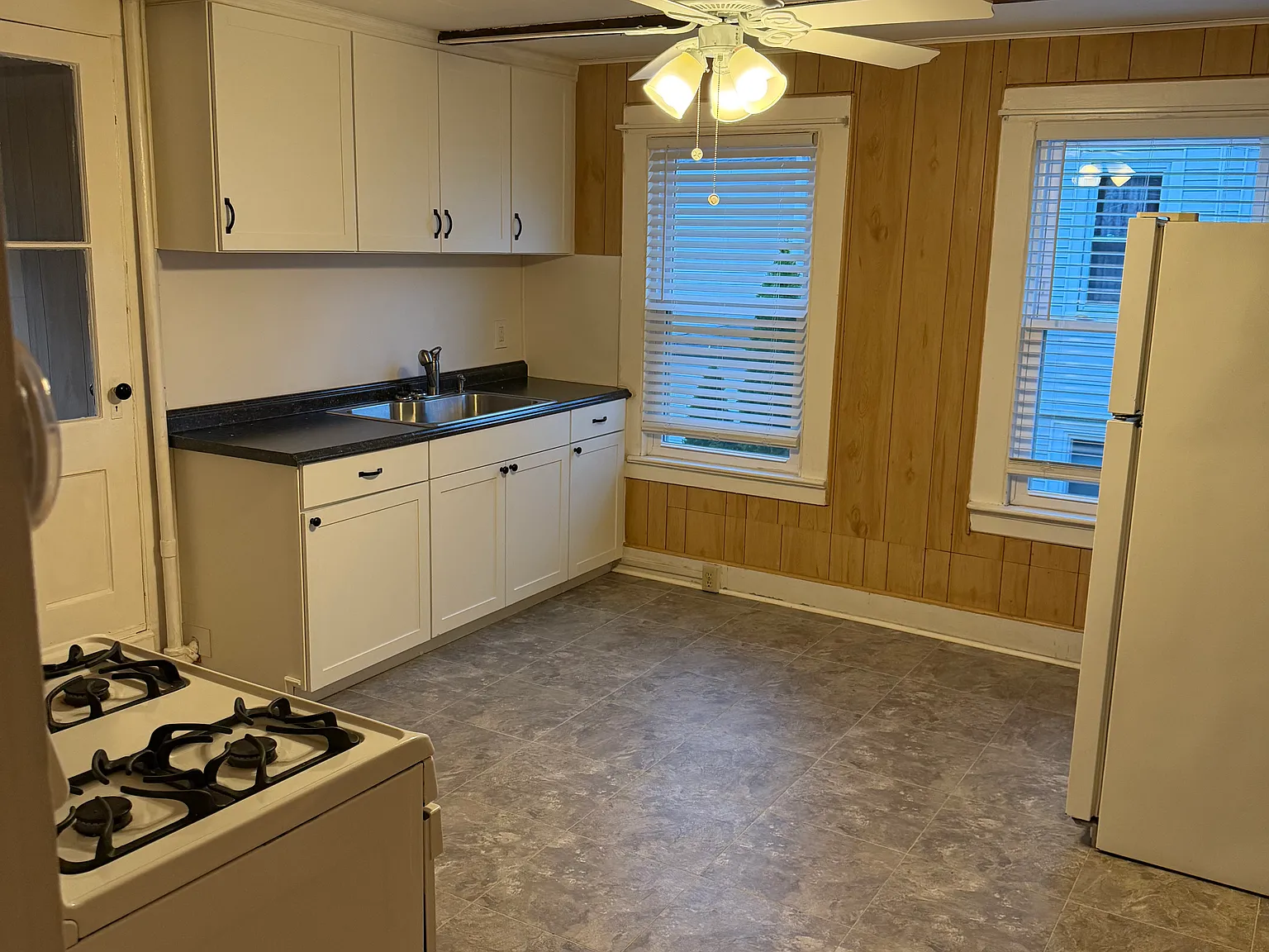 2 bed, $1,450 — Photo 2