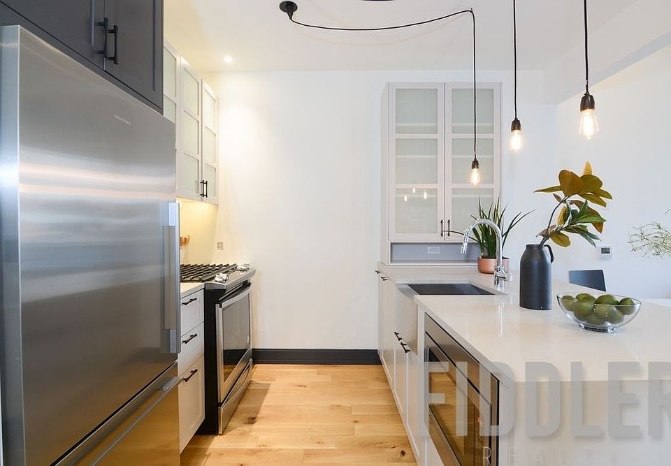1st image of 10 Montieth St APT 453