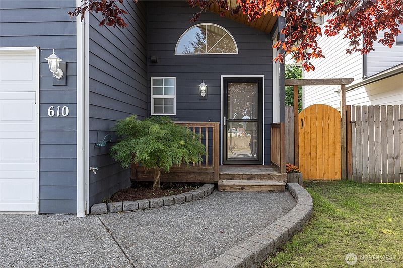 2nd image of 610 Date Avenue