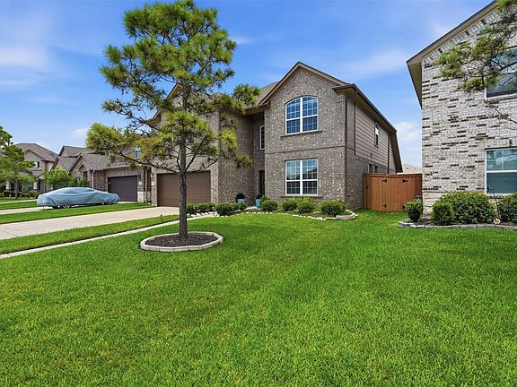 3rd image of 2413 Olancha Dr