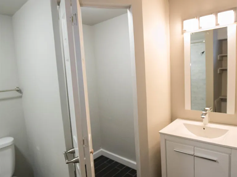 927 Pine St #303 — Photo 6