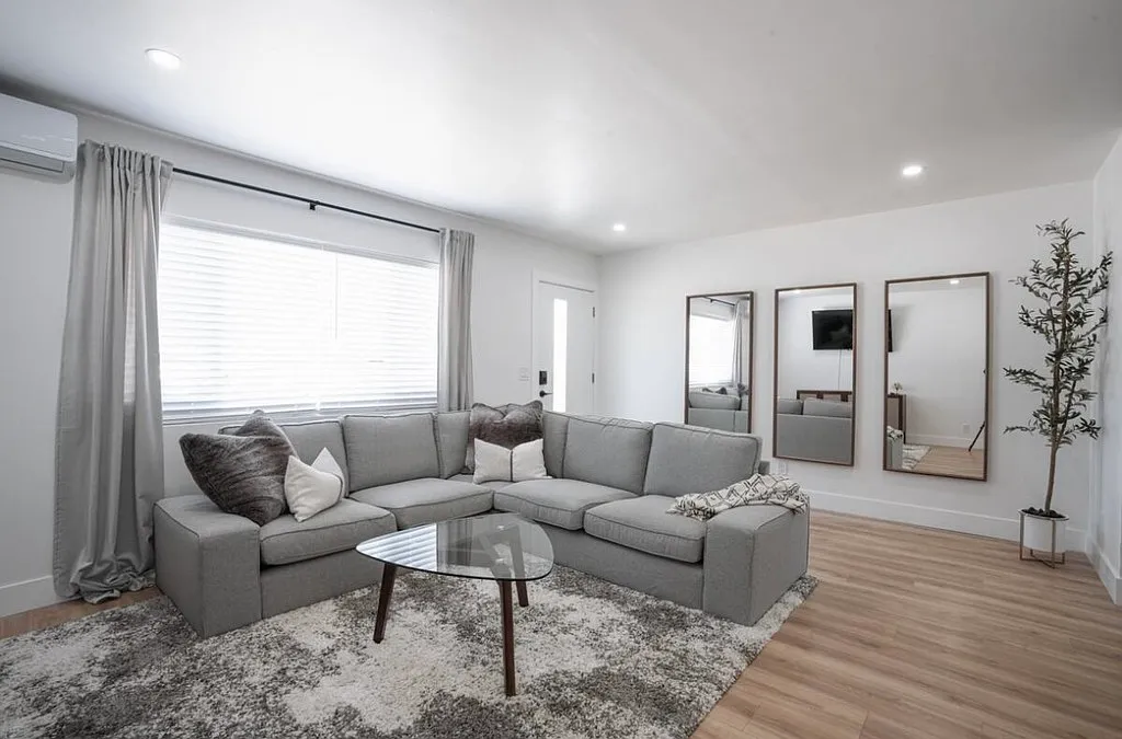 2 bed, 800 sqft, $4,000 — Photo 1