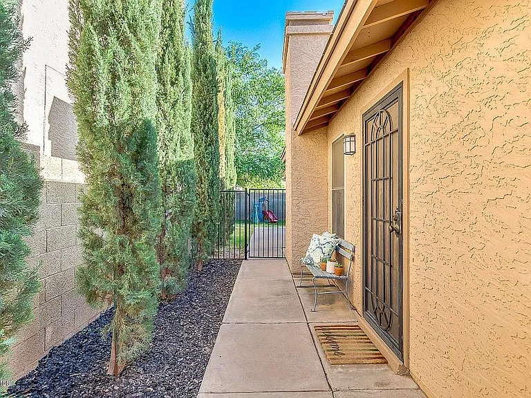 4035 E Camino St — Photo 21