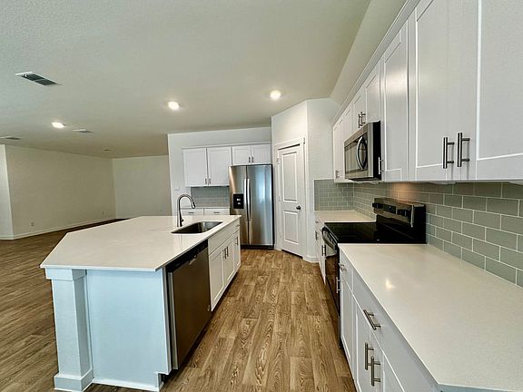 5th image of 721 Tranquility Ln