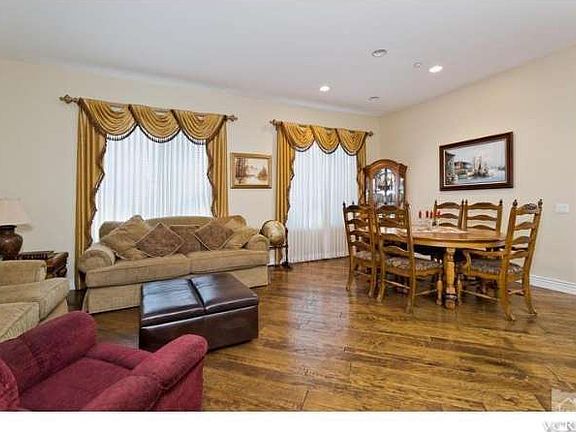 5th image of 798 Tierney Ave