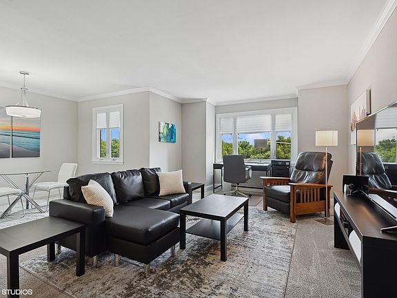 3rd image of 1900 Wilmette Ave Unit 4A