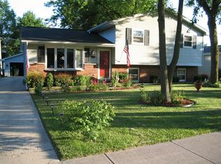 917 18th St, Zion, IL 60099
