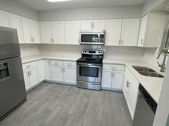 2nd image of 2177 Calle De Cantabria