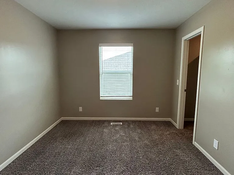 1059 N 170th Ave — Photo 18