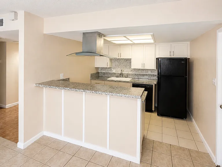 5836 Palm Ave — Photo 4