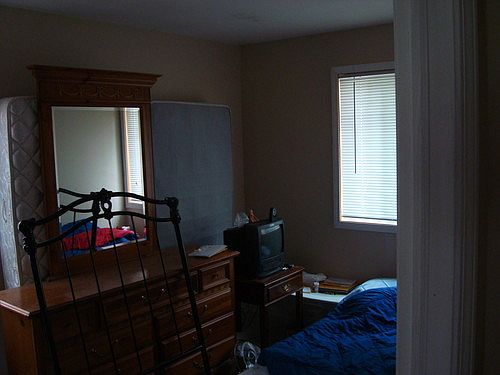 5th image of 776 E Tennyson Ave